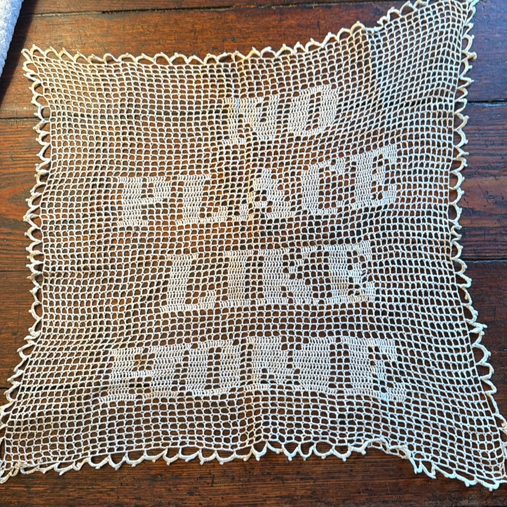 Vintage No Place Like Home Doilly